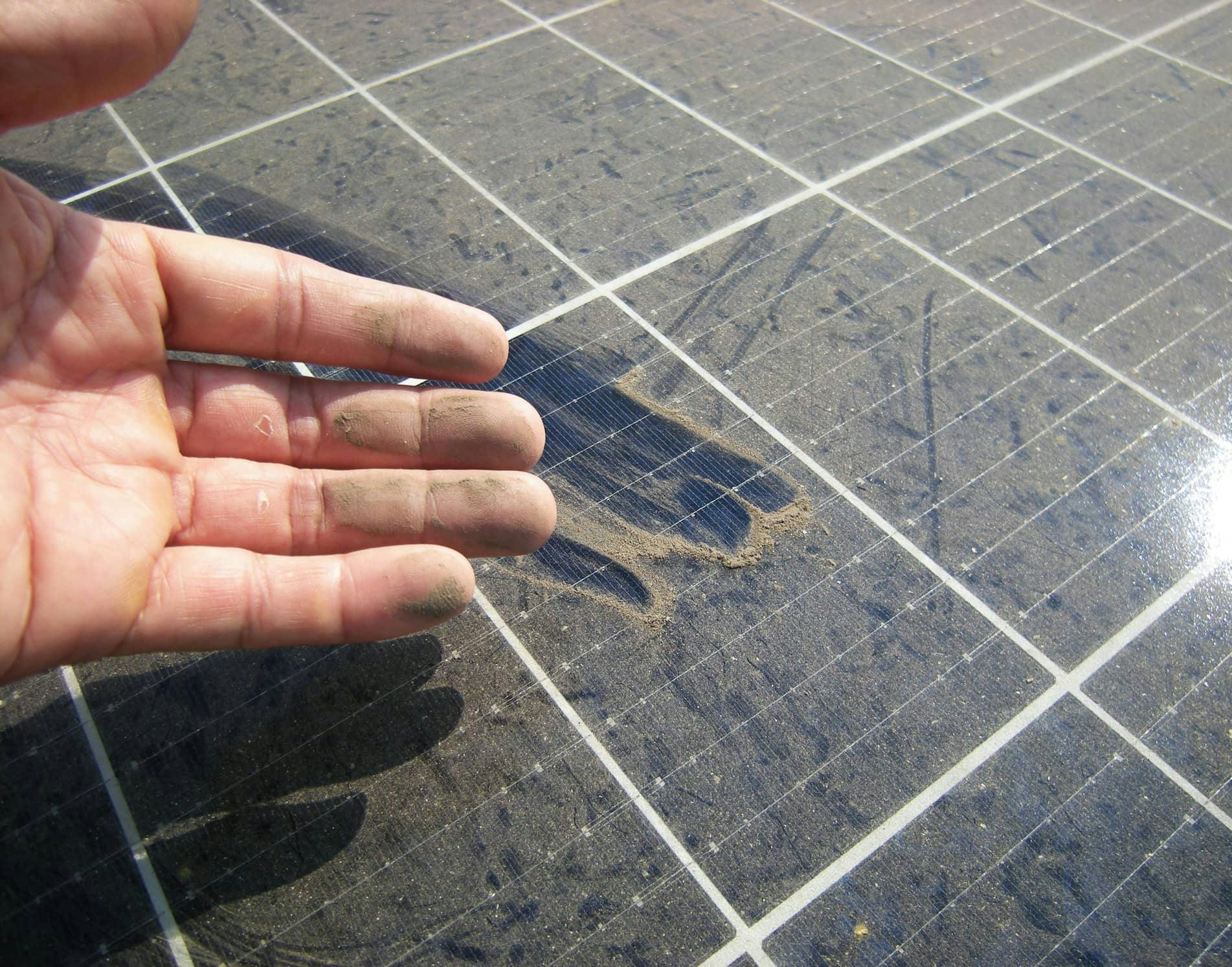 Calima y polvo en las placas solares